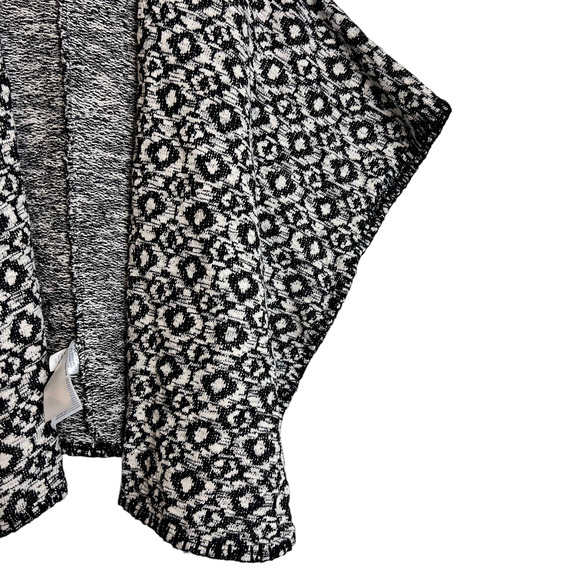 Old Navy Womens Short Open Front Cardigan M/L Black White Knit Kimono Sleeve - Picture 4 of 6